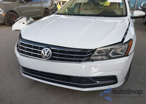 2017 Volkswagen Passat 1.8T S z USA, uszkodzony, nr VIN 1VWAT7A31HC076606